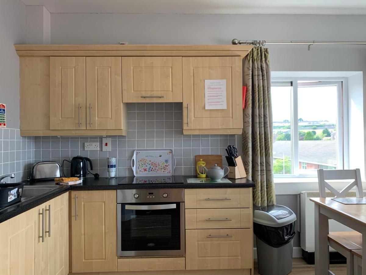 וואטרפורד Priory House, Student Accommodation, Manor Village Apartments, Cork Road, X91W427 מראה חיצוני תמונה
